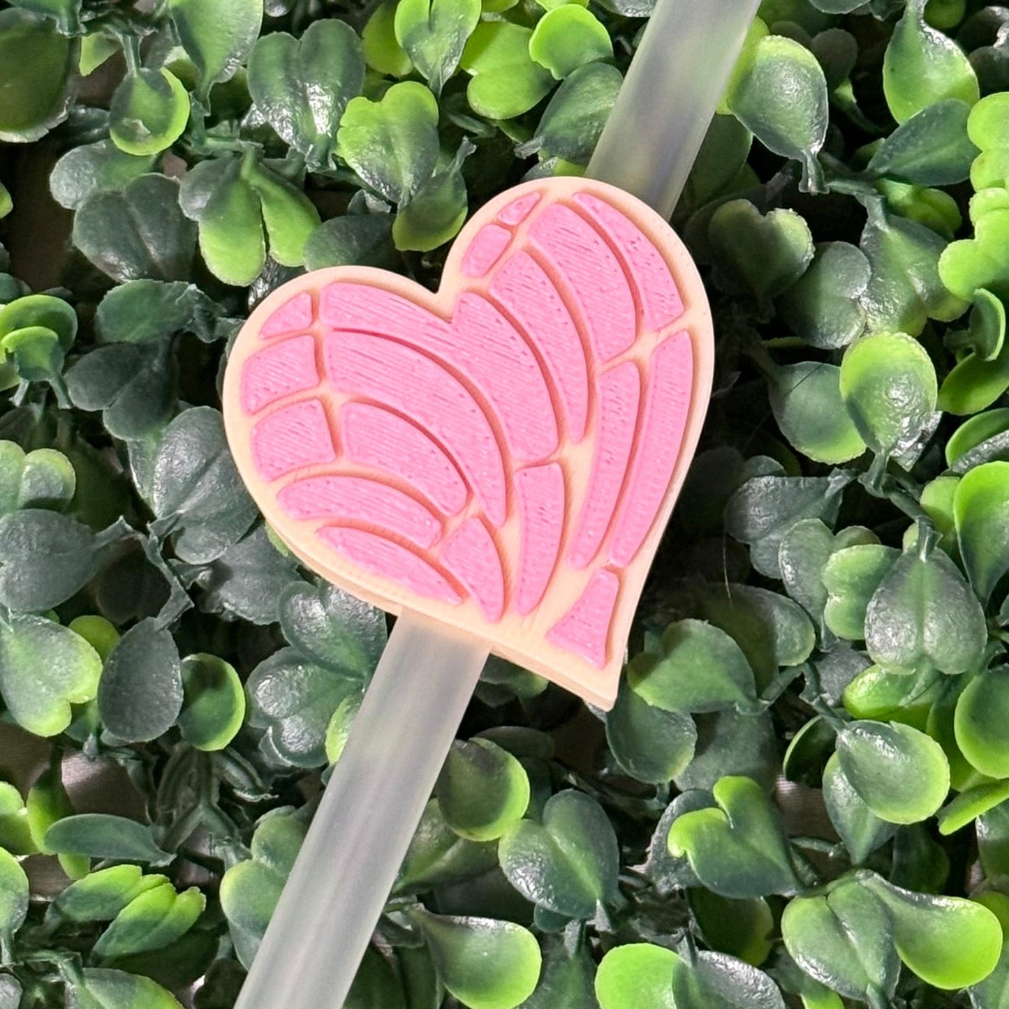 Conchita heart straw topper